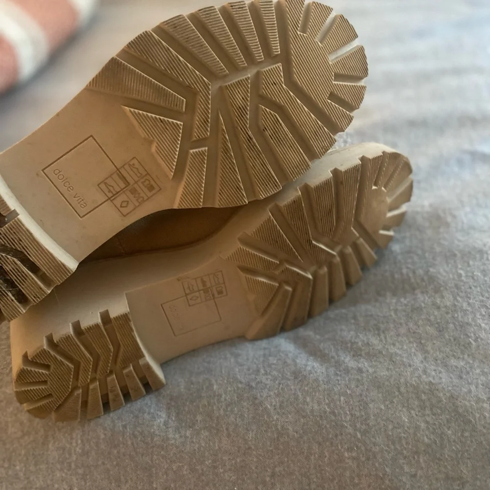 MIA Lug Sole Suede Tan Ankle Boots - Picture 5 of 7